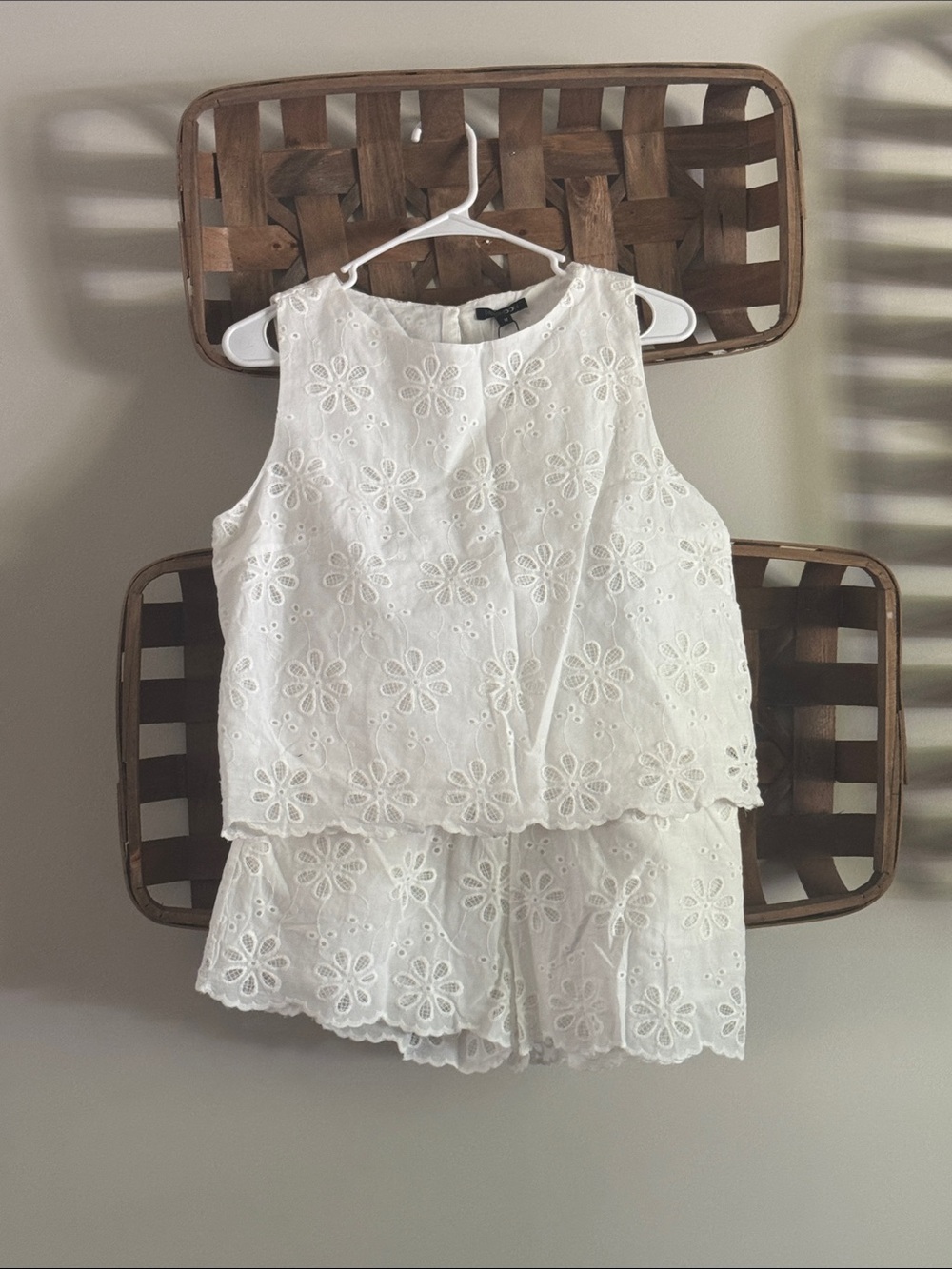 Papermoon White Eyelet SET